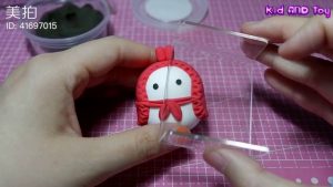 Зайче – червена шапчица от пластелин