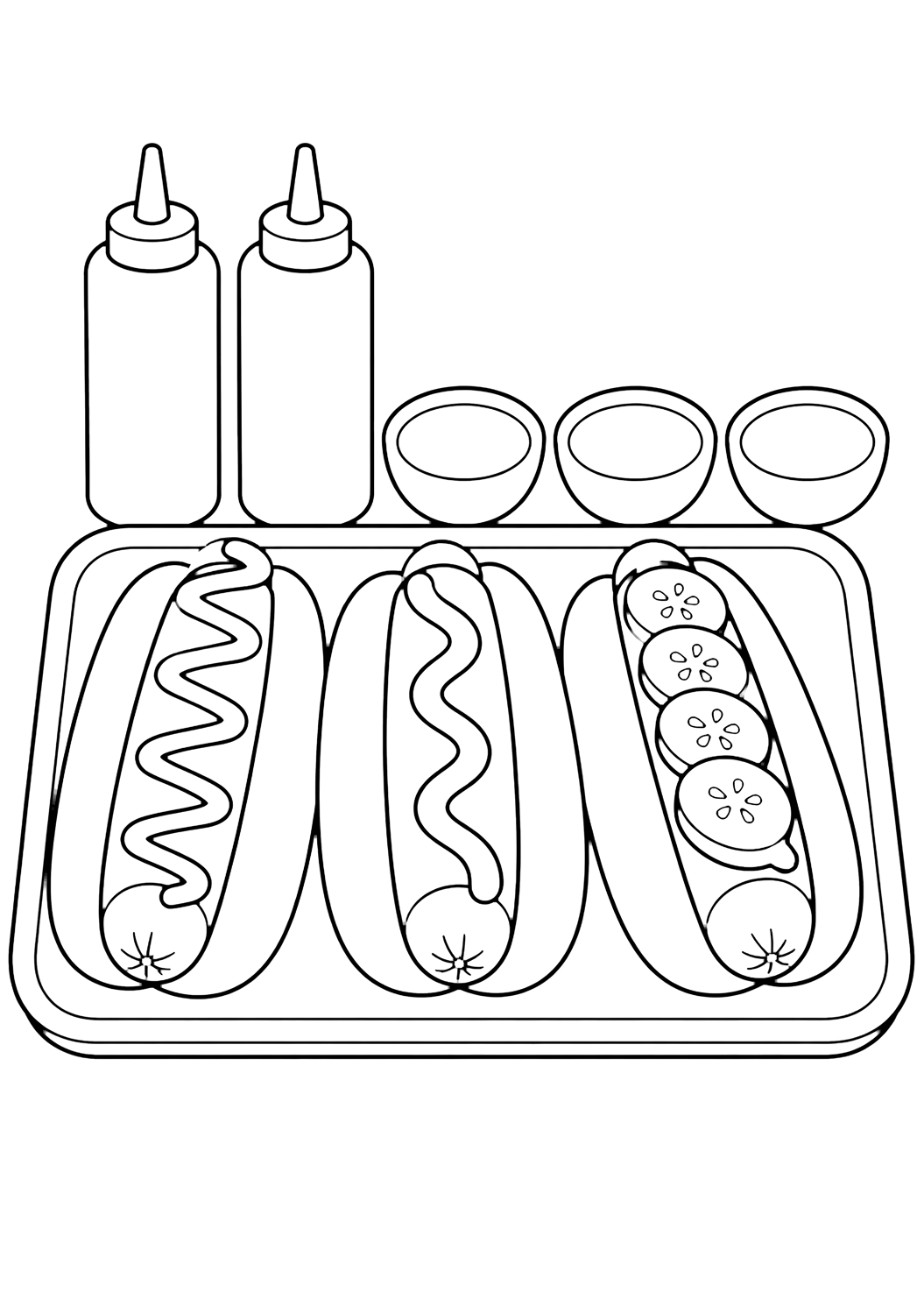 Dibujo de comida para colorear con tres hot dogs grandes en pan sobre una bandeja larga, cada uno con un topping sencillo, más tres cuencos de toppings en blanco y dos botellas de condimento sin texto. Ideal para niños, impresión y coloreado online.